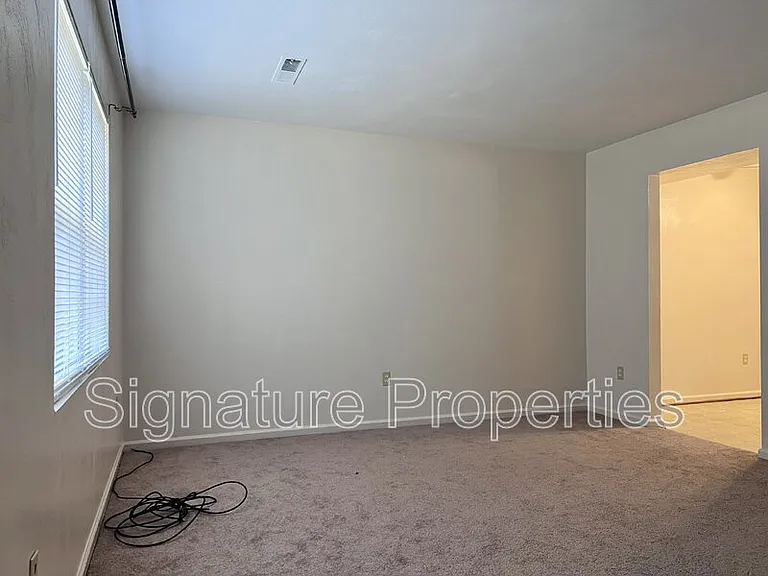4102 Richland Ave NW — Photo 8