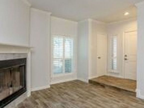 2nd image of 5987 Woodway Dr