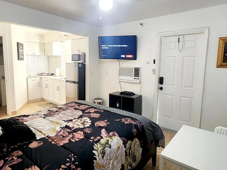 1724 McKinley St #8 — Photo 7