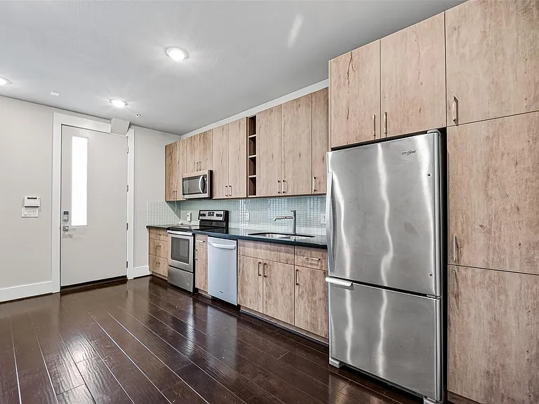 2401 Crawford St #B209 — Photo 24