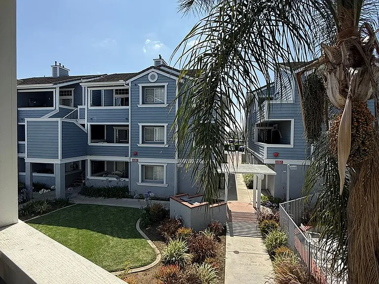 101 S Lakeview Ave #G — Photo 12