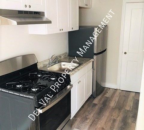 2nd image of 385 Edmonds Ave #1