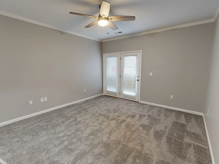 Burlington Oaks Apartments — Photo 45