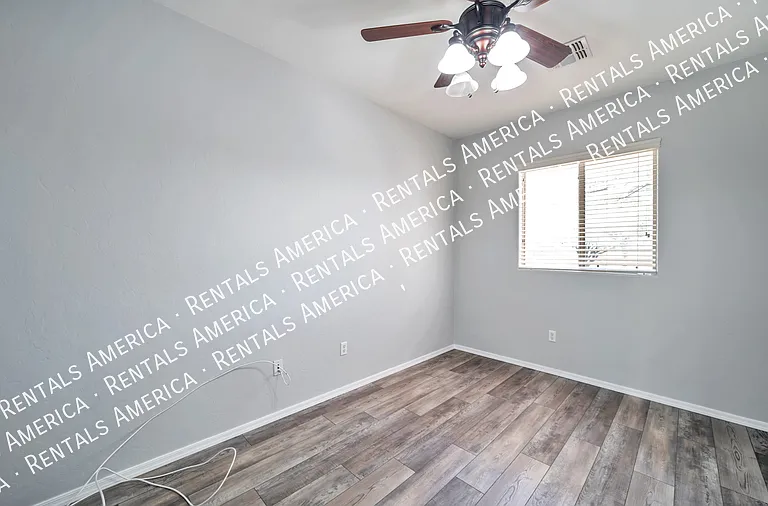 410 W Corte Calza — Photo 3