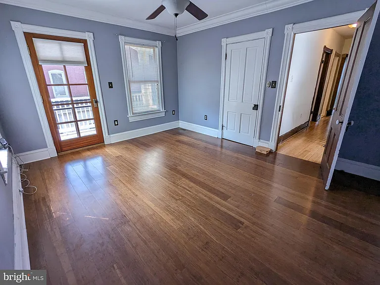 306 N Locust St — Photo 19