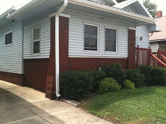 3rd image of 1017 S Harlan Ave