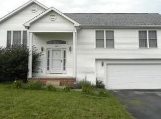 124 McGregor Dr, Ranson, WV 25438