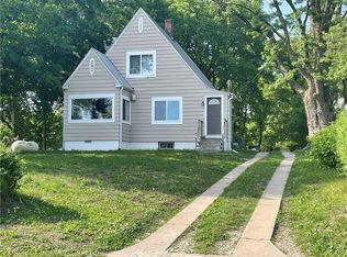 1509 SE Bush Rd, Saint Joseph, MO 64504