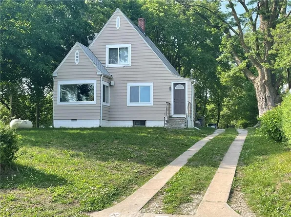 1509 SE Bush Rd, Saint Joseph, MO 64504