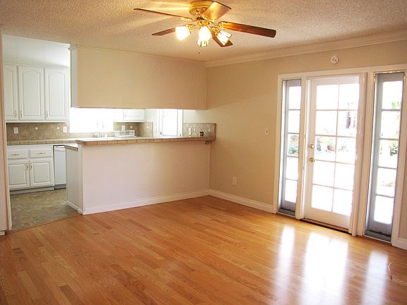 5th image of 2921 Jacaranda Ave