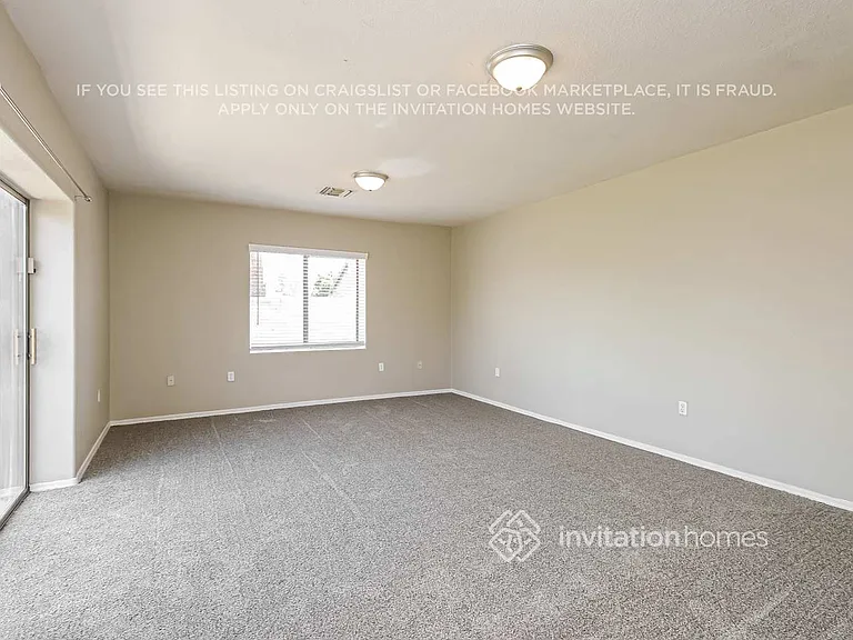 113 N Jade Cir — Photo 3