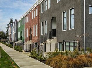 230 Wilson St #1, Victoria, BC V9A3G2