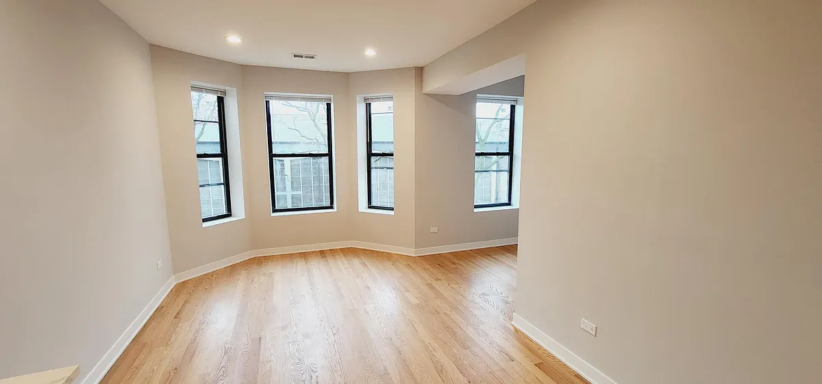 Building Photo - 3915 W Schubert Ave #3F
