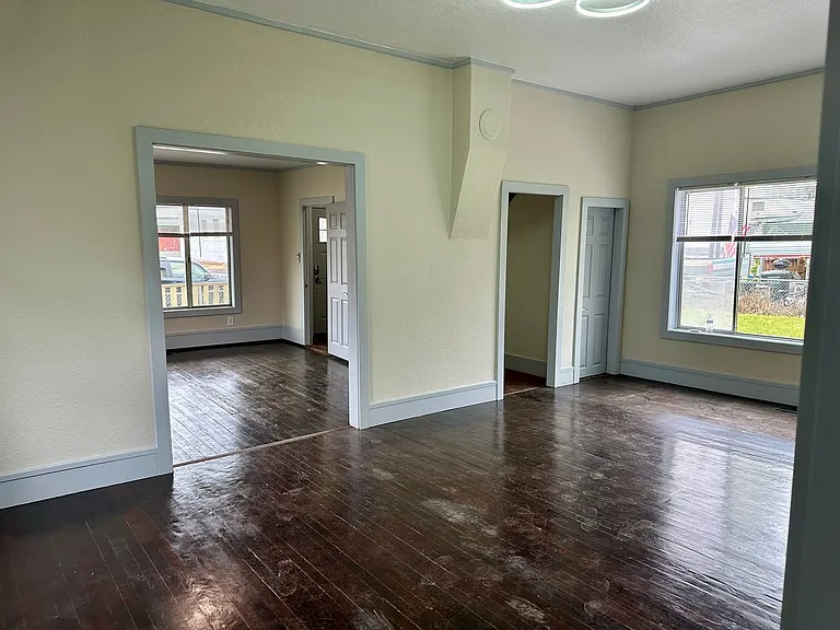 416 SE 6th St — Photo 3