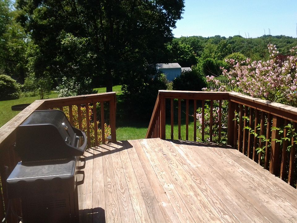 2nd image of 8873 Willoughby Rd