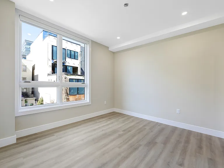 706 Madison St #405 — Photo 15