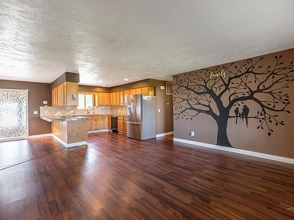 5th image of 26375 Peckham Rd