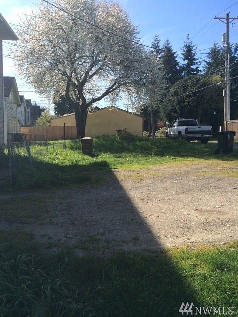 1st image of 1010 S 7th St