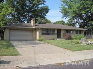 1603 Deppert Dr, Pekin, IL 61554