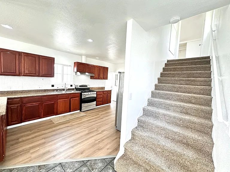 1336 83rd Ave — Photo 3