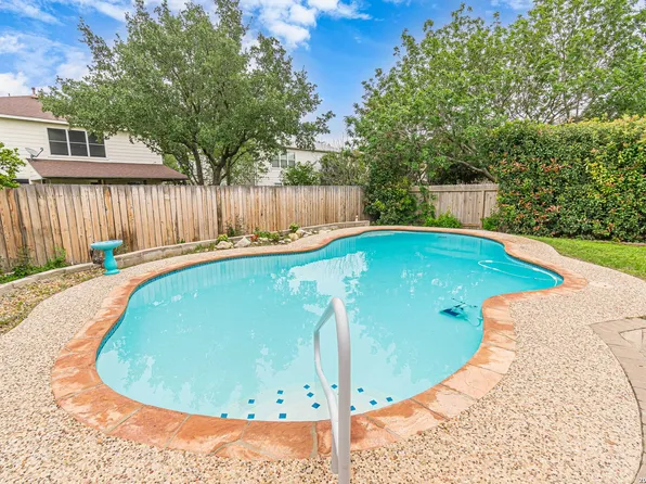 15830 Borwick, Selma, TX 78154