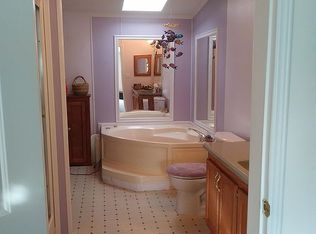 22 Hollywood Dr, Madison, WI 53713