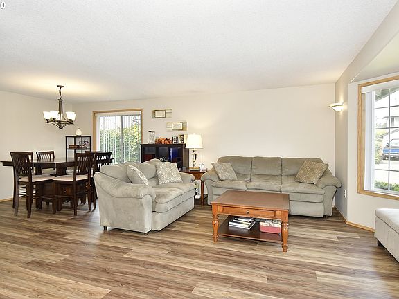 5th image of 16303 NE 76th Way