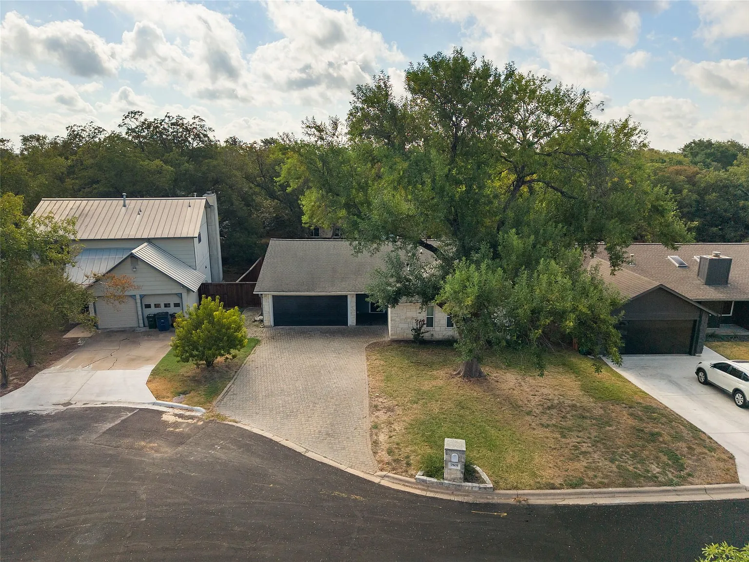 3 bed, 2.0 bath, 1719 sqft, $3,500 — Photo 2