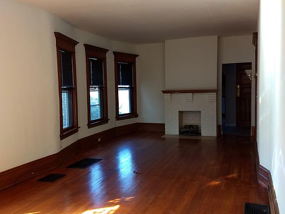 3rd image of 151 Saint James Pl #1