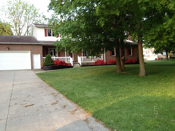 2nd image of 207 Munroe Falls Ave