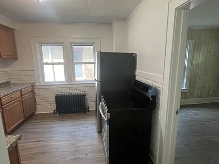 19 Garland Ave — Photo 4