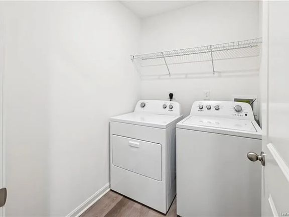 3rd image of 3021 Grace Marie Way