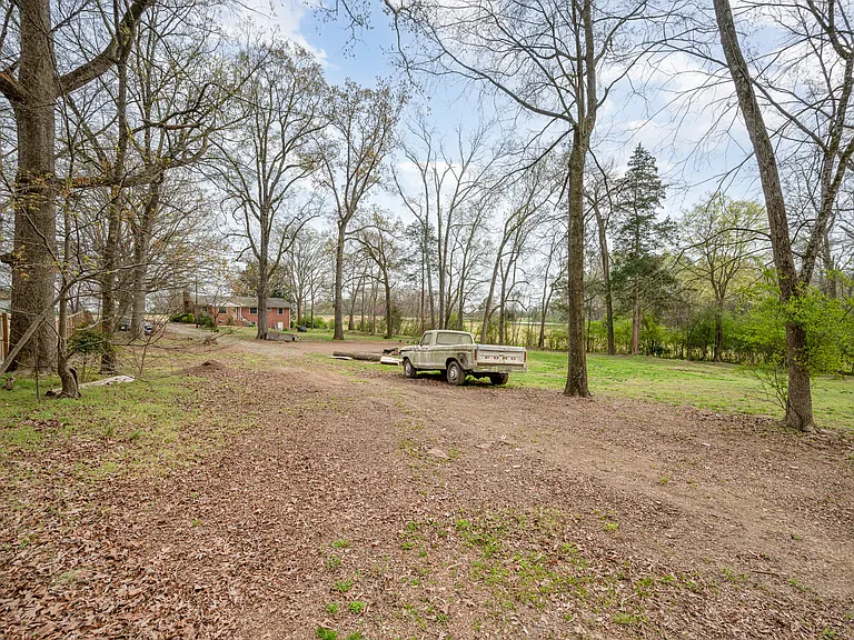 296 Hopewell Church Rd — Photo 32