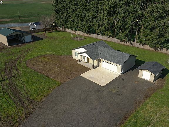 3rd image of 95309 Ayres Ln