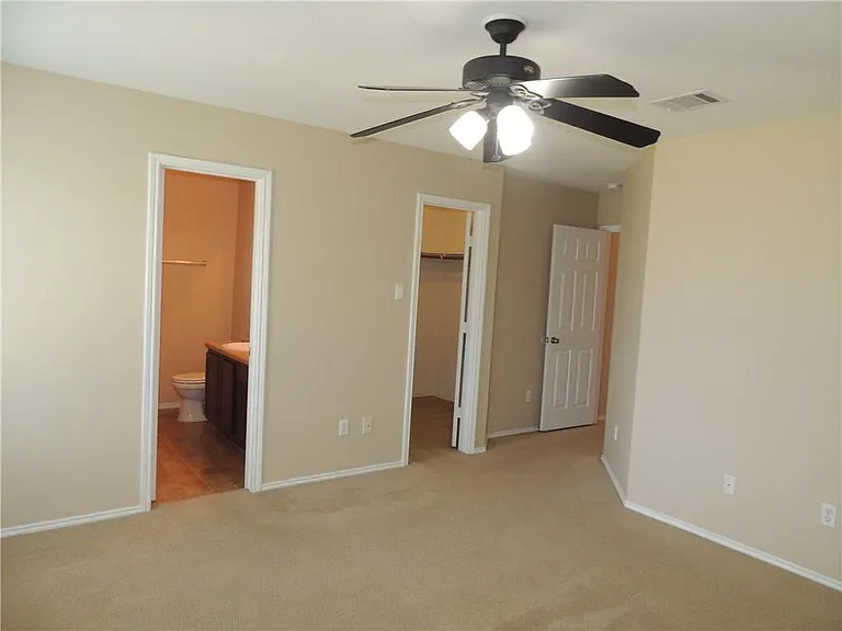 315 Feathergrass Dr — Photo 7