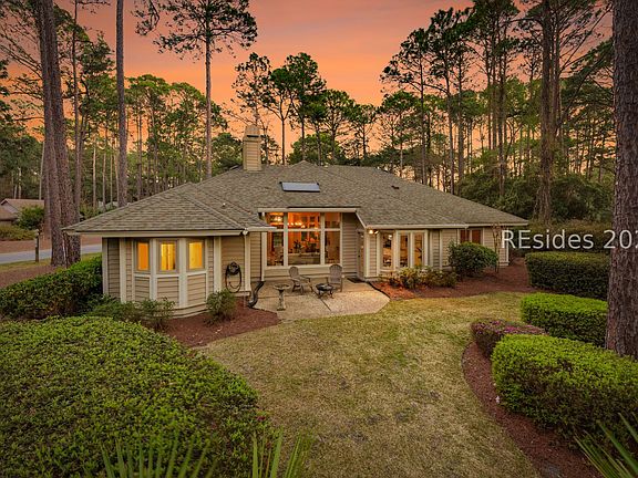 2nd image of 2 Hummingbird Ct
