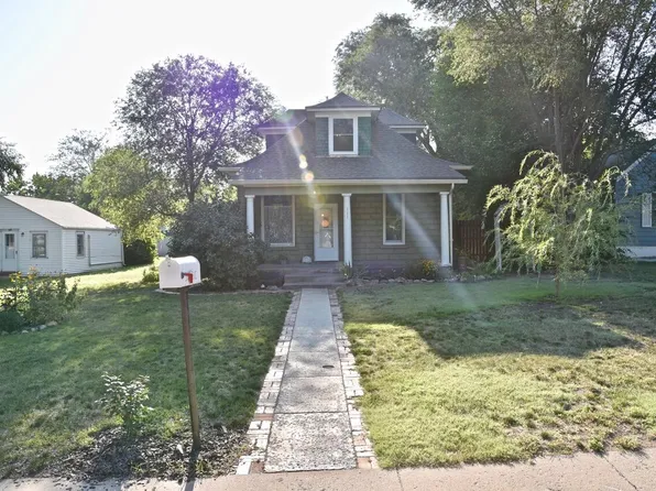 111 S Van Buren Ave, Pierre, SD 57501