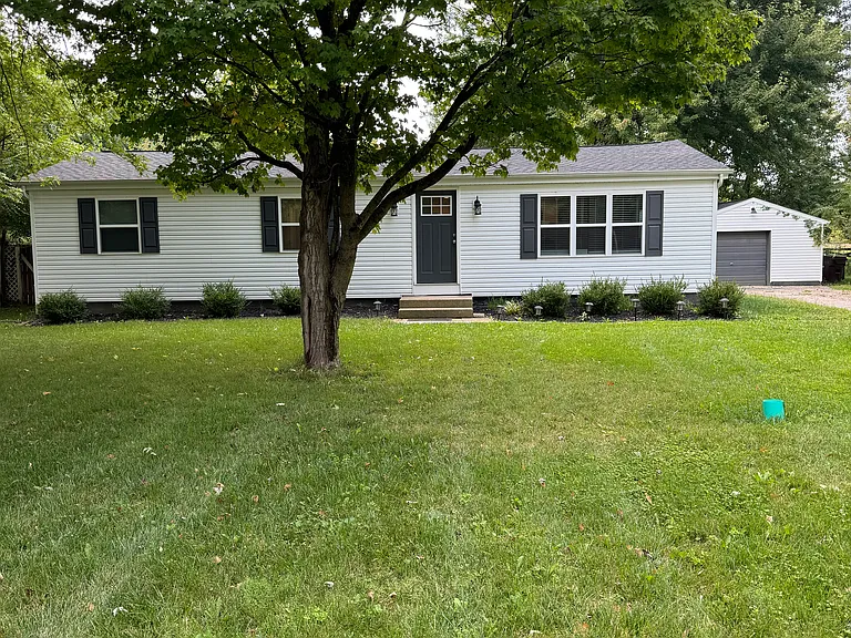 11061 Johnstown Rd — Photo 1
