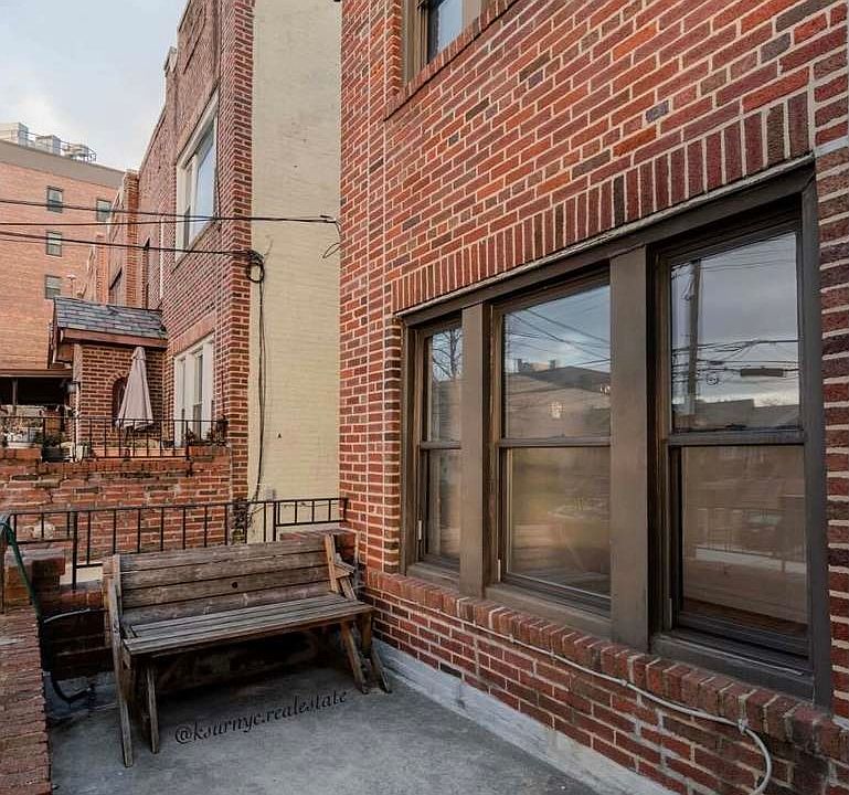 1st image of 50-39 39th Pl #1