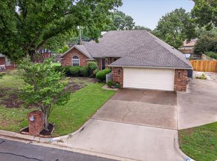 1405 5th St, Granbury, TX 76048