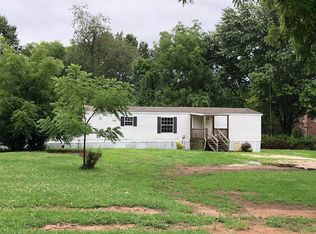 1420 N Airport Loop, Rogers, AR 72756