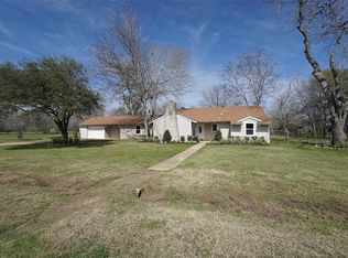 37020 Tumbleweed Dr, Wallis, TX 77485