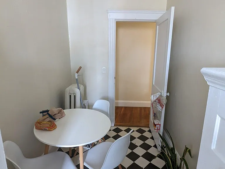 15 Linnaean St #18 — Photo 3