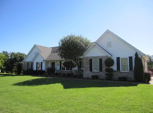 5137 Country Club Dr, High Ridge, MO 63049