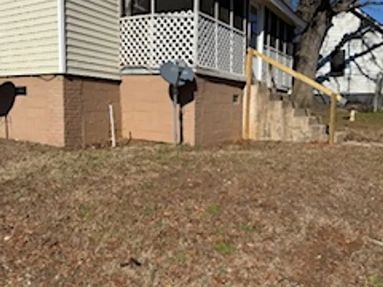 692 Southern St — Photo 3