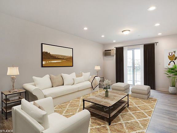 2nd image of 828 McIntosh Ct #14201