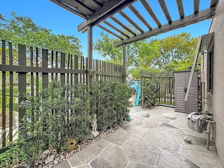 11313 NW 15th St — Photo 12