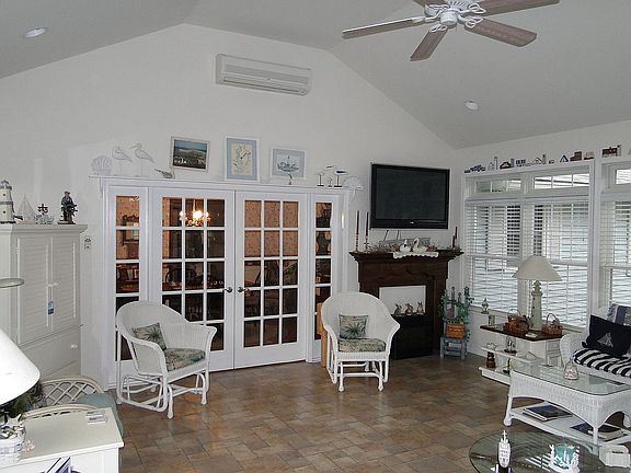 4th image of 102 Green Giant Rd