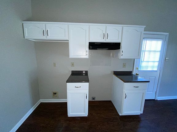 5th image of 4428 Grand Pyramid Dr