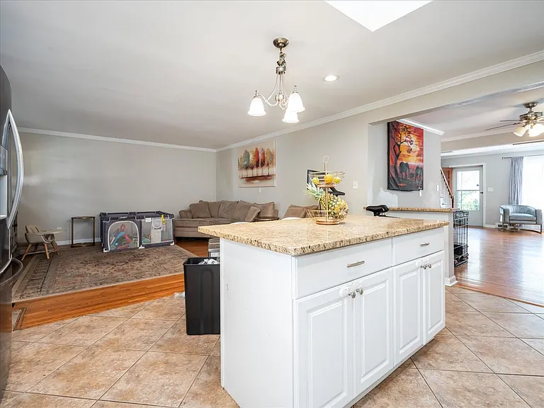 16 W Maltbie Ave — Photo 12